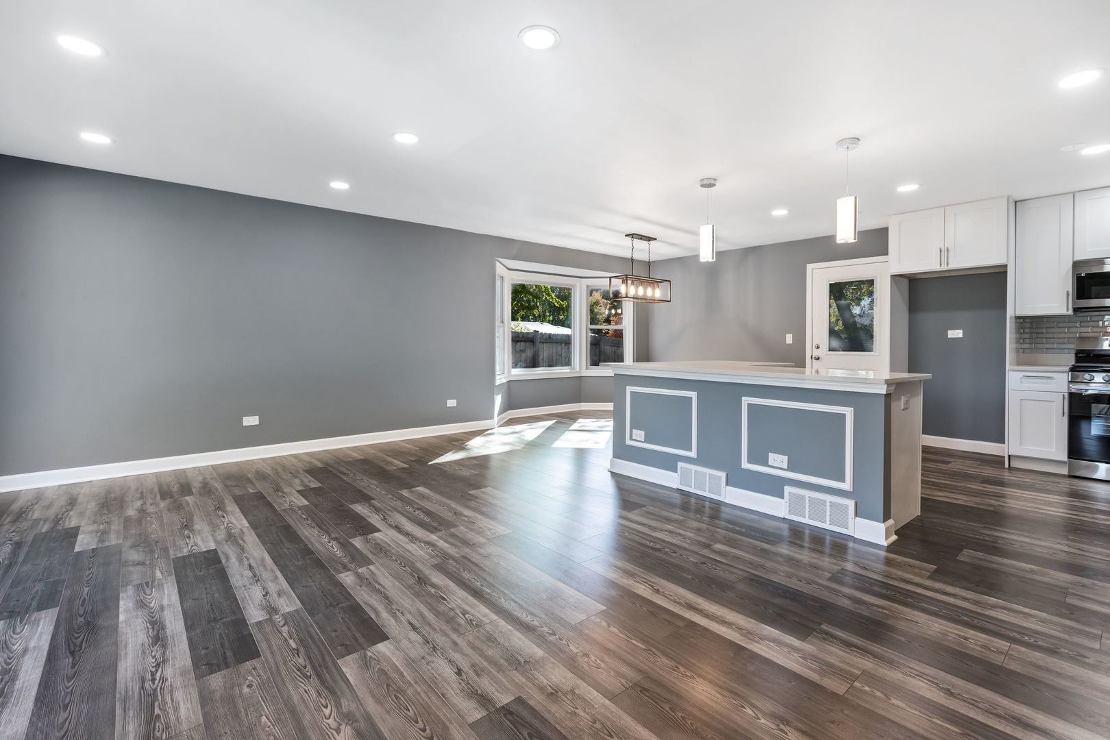 585 Cambridge Way Bolingbrook, IL 60440 - Photo 6 of 20