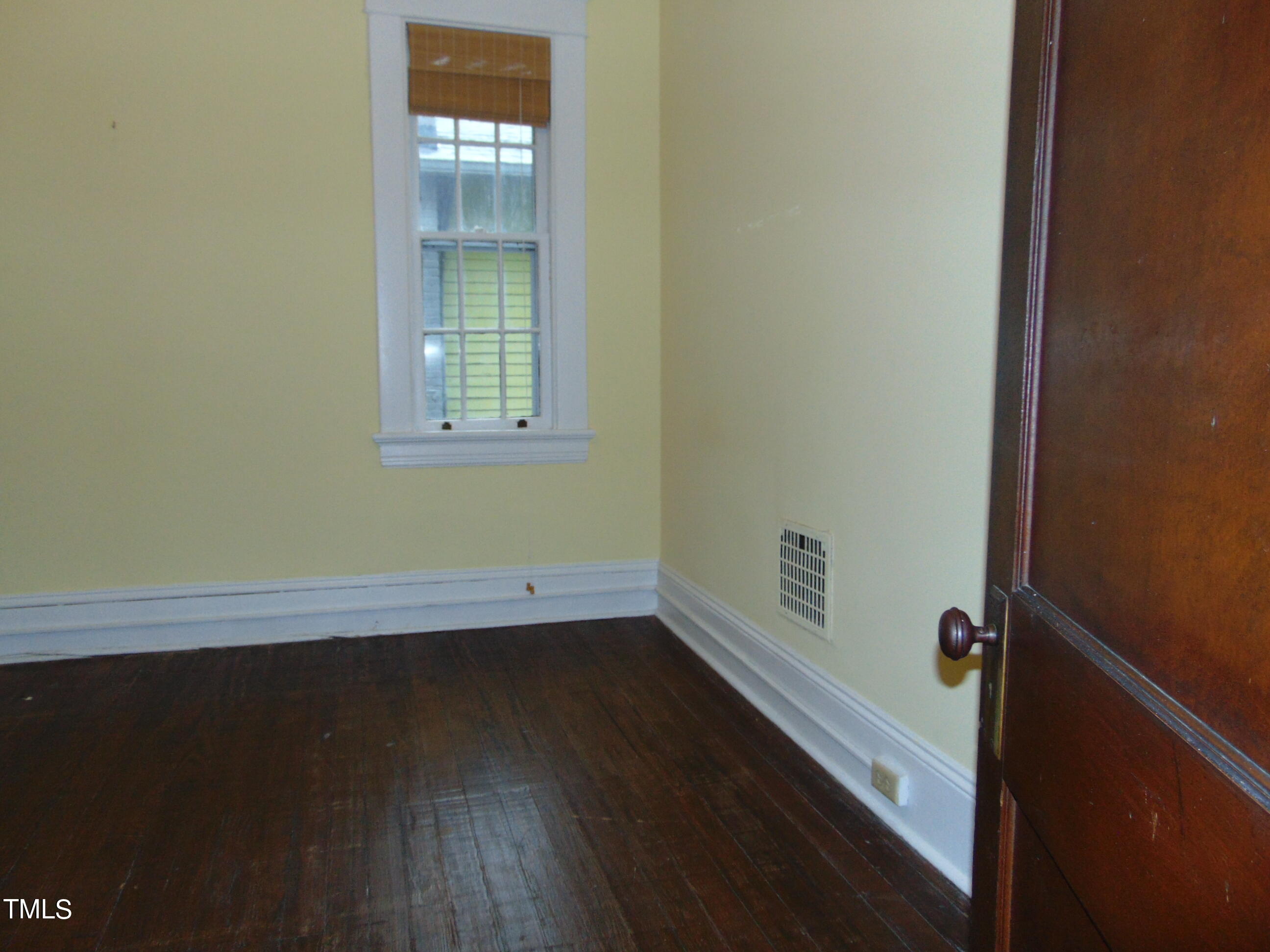 215 Woodburn Road Raleigh, NC 27605 - Photo 34 of 58 DSC02932