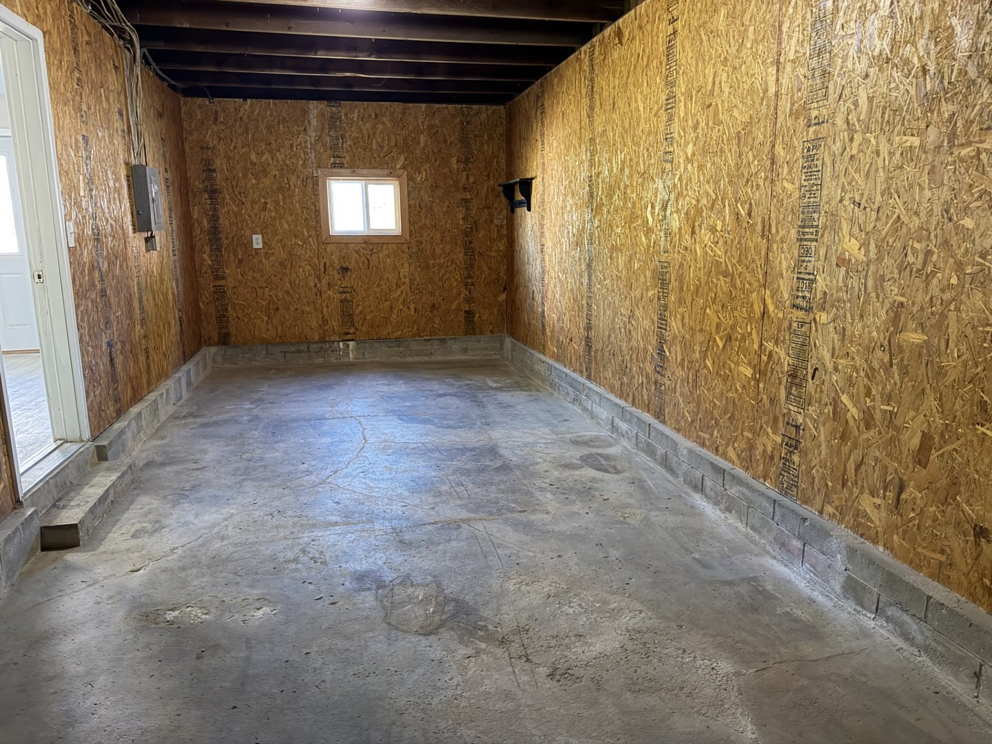 108 Walnut Street Gibson City, IL 60936 - Photo 14 of 17 a view of a hallway with an empty room