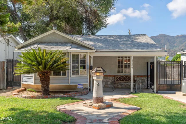 a front view of house with yard
