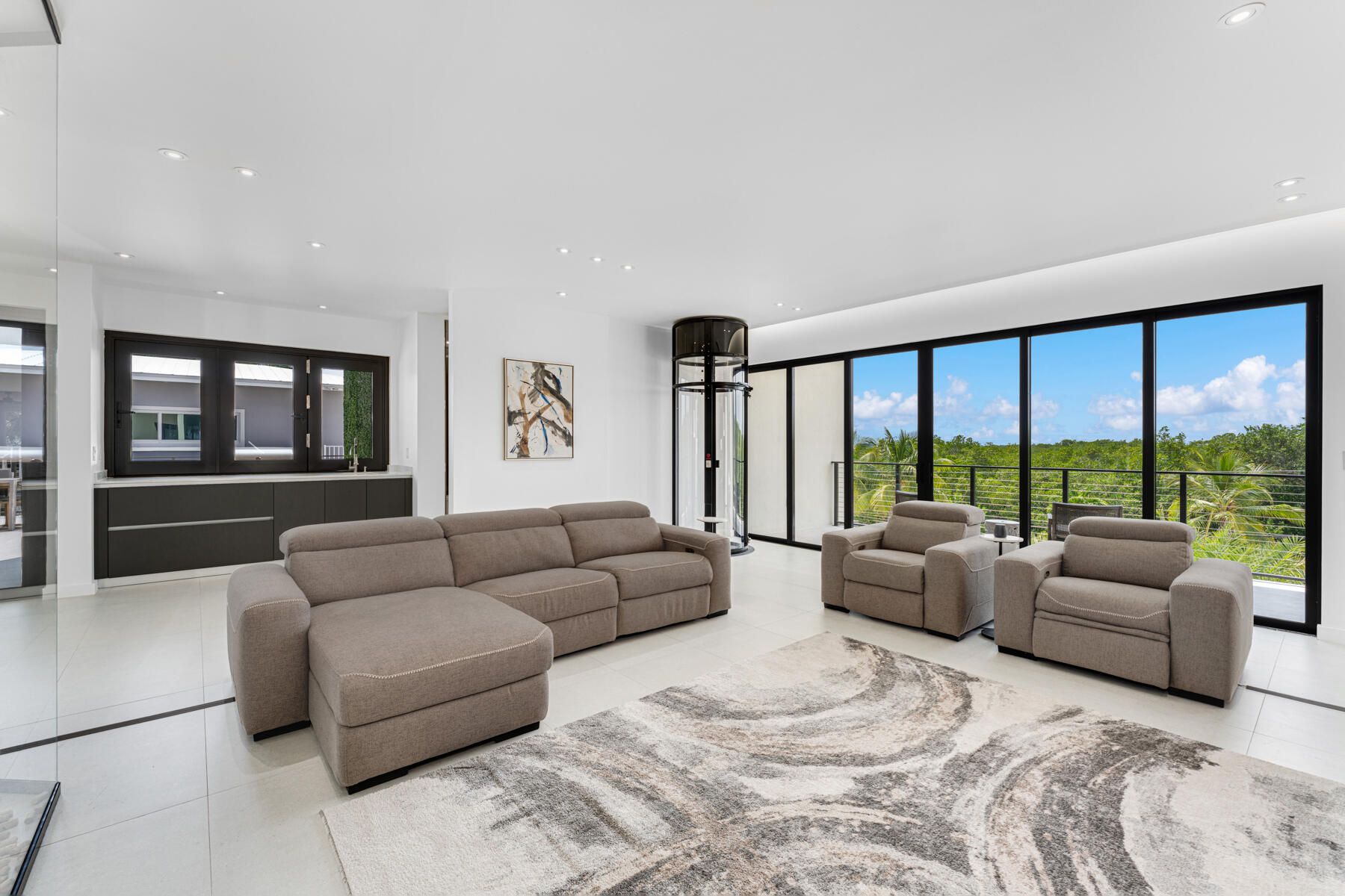 64 Andros Road Key Largo, FL 33037 - Photo 32 of 62 3rd level living space with bar area