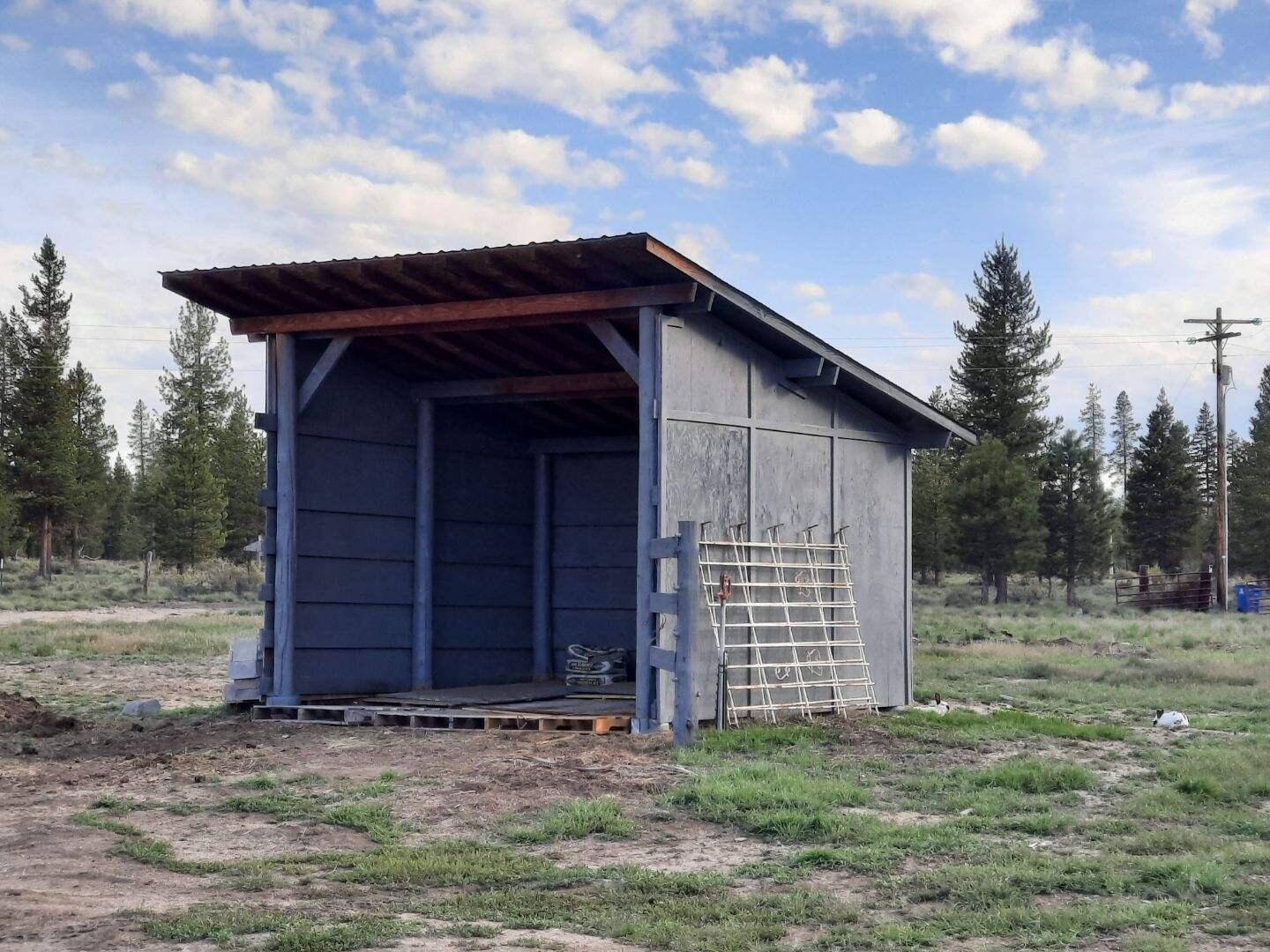 9241 Split Rail Road La Pine, OR 97739 - Photo 38 of 57 Shed/Storage