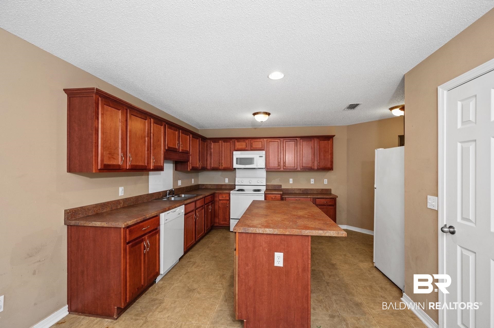 1000 Amazon Drive Foley, AL 36535 - Photo 8 of 25