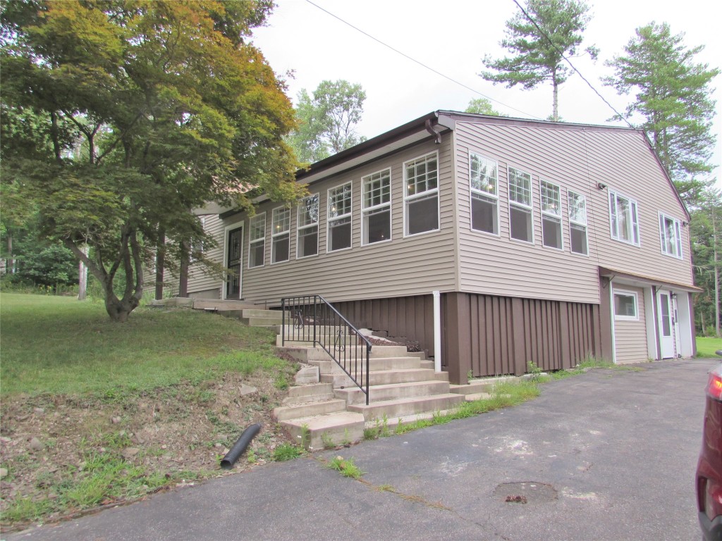 44 Duell Road Binghamton, NY 13904 - Photo 1 of 32 Gallery Image 1