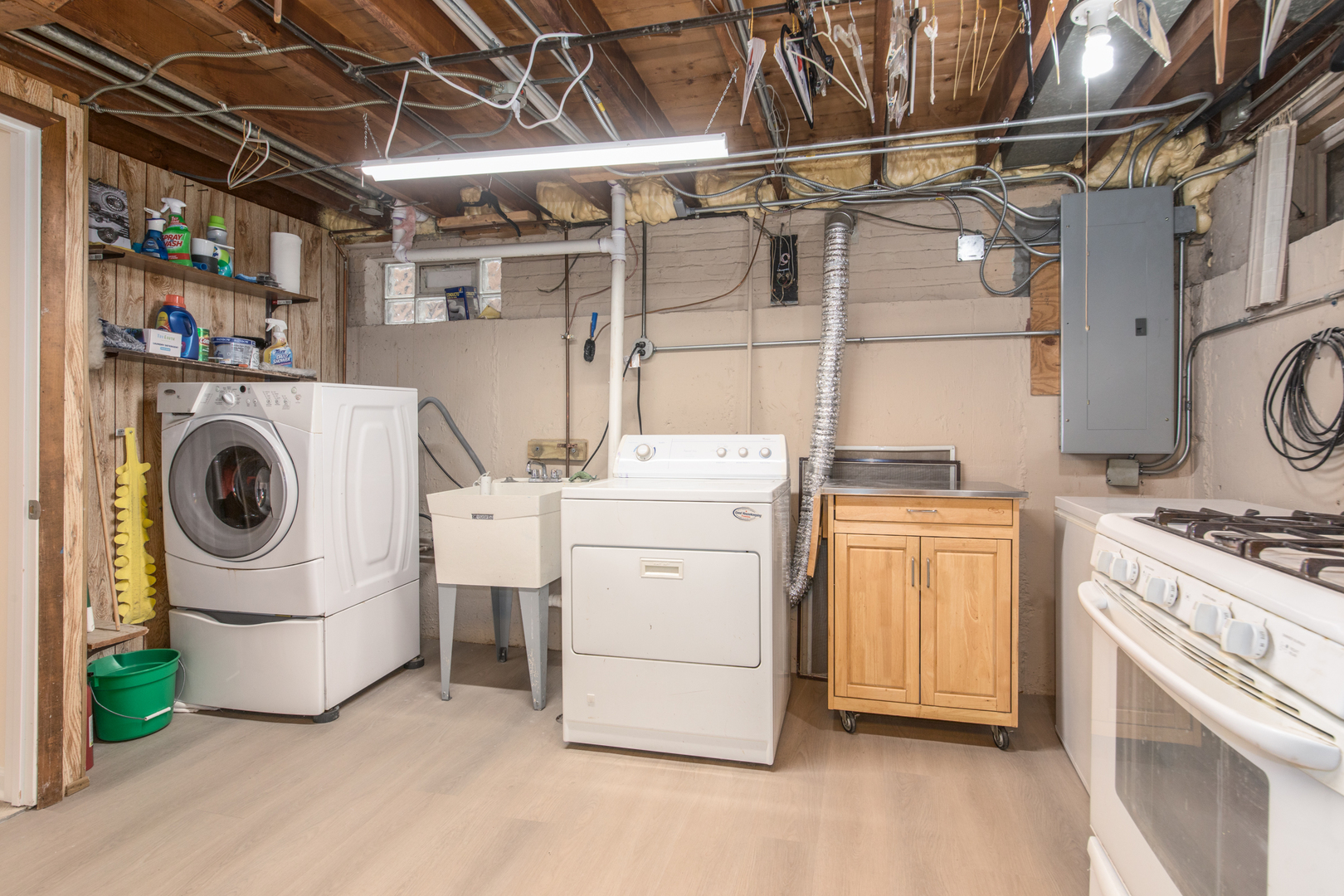 7417 North Oleander Avenue Chicago, IL 60631 - Photo 24 of 28 a utility room with dryer and washer