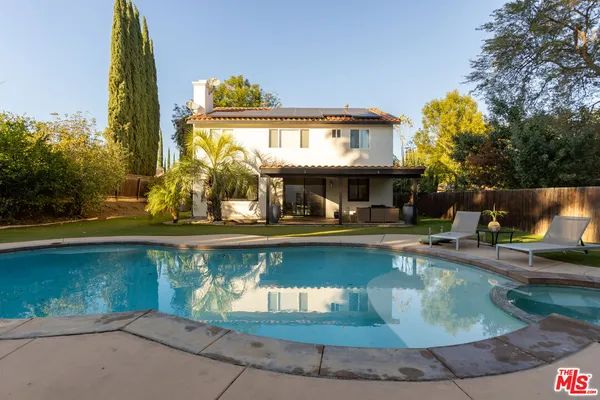 $1,286,500 | 18404 Arminta Street, Reseda, CA 91335