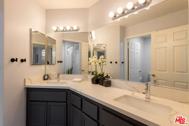 $1,429,000 | 18404 Arminta Street, Reseda, CA 91335