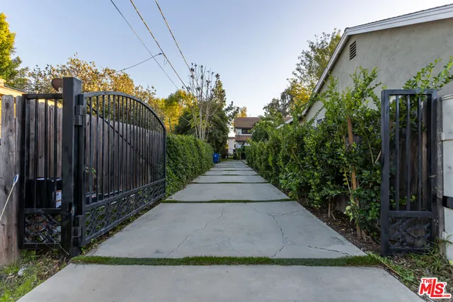 $1,429,000 | 18404 Arminta Street, Reseda, CA 91335