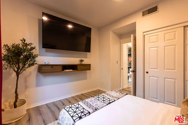 $1,429,000 | 18404 Arminta Street, Reseda, CA 91335