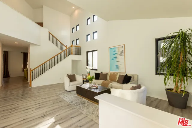 $1,429,000 | 18404 Arminta Street, Reseda, CA 91335