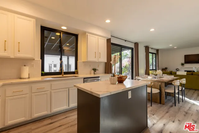 $1,429,000 | 18404 Arminta Street, Reseda, CA 91335