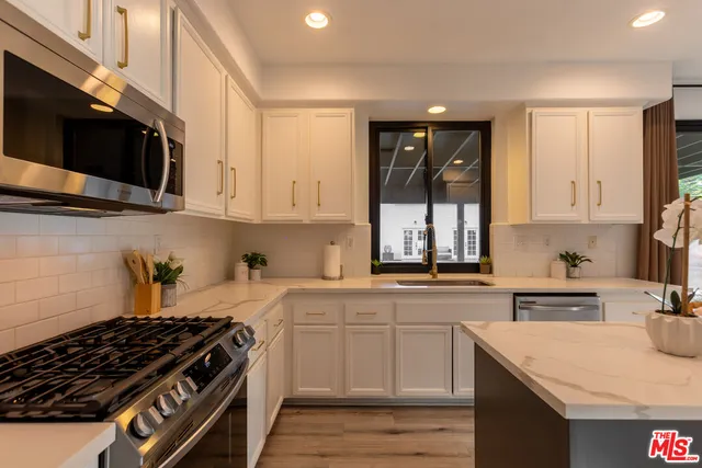 $1,429,000 | 18404 Arminta Street, Reseda, CA 91335