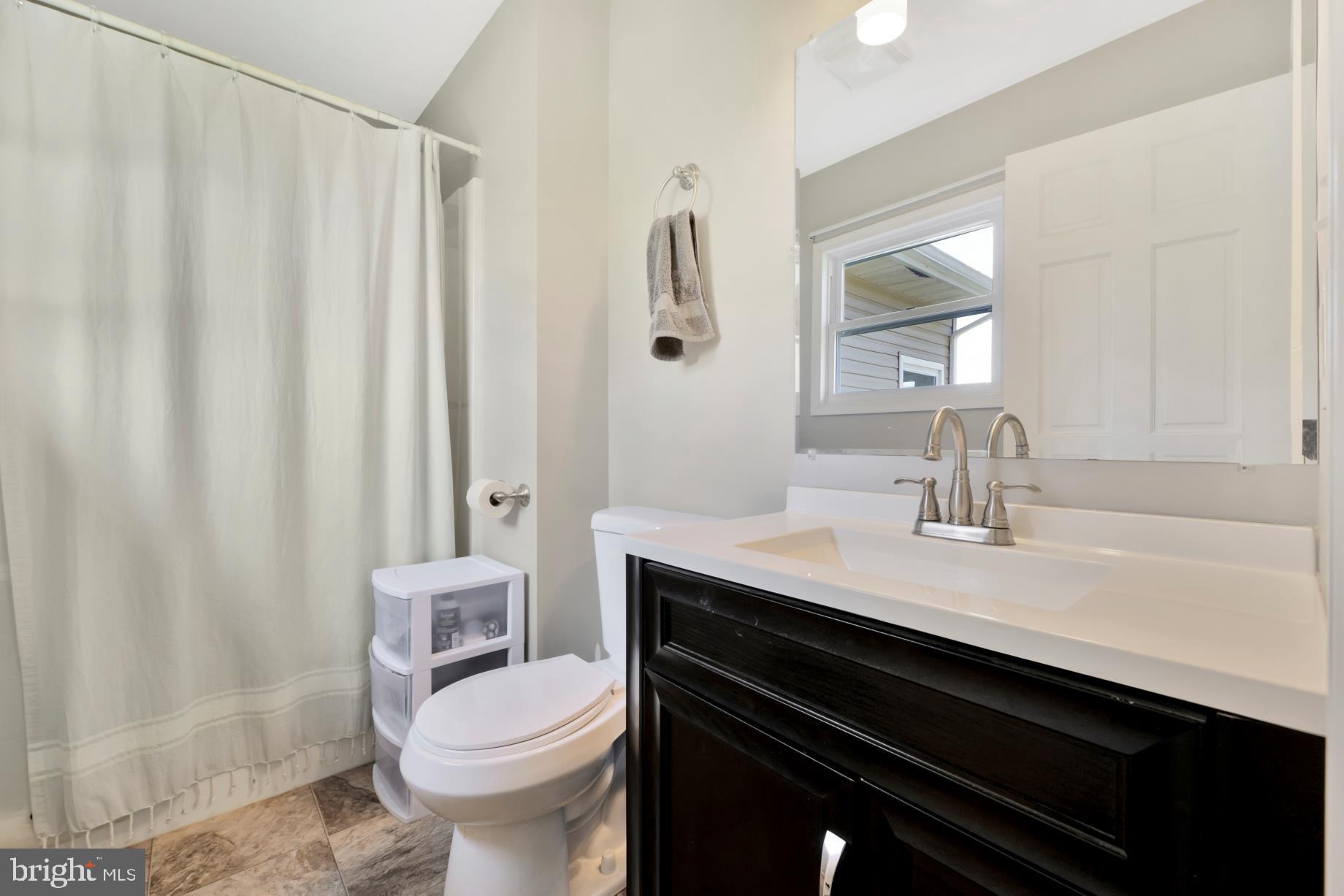 2654 Pleasant Hill Road Hanover, PA 17331 - Photo 15 of 26 Hall bath