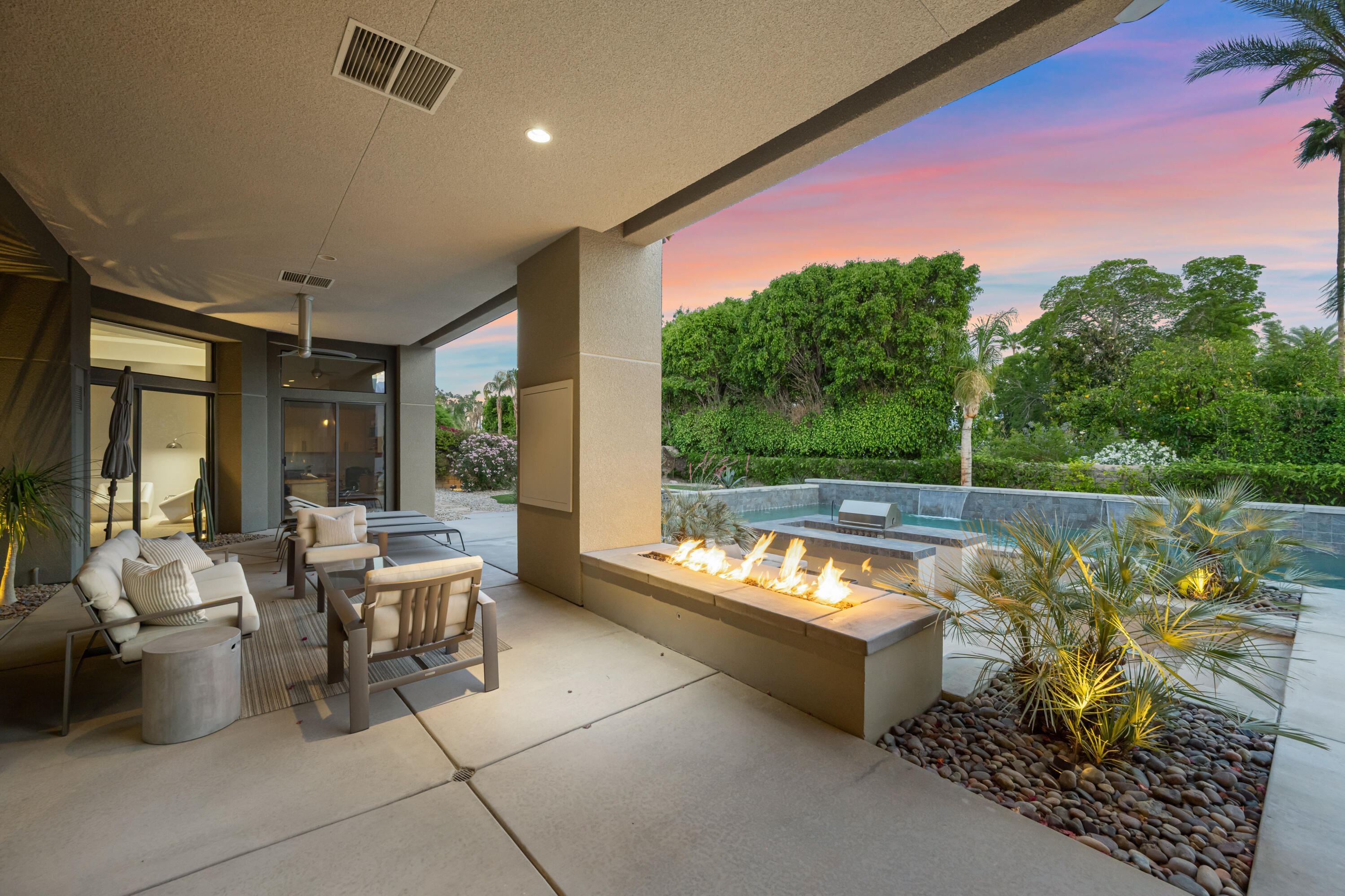 18 Boulder Lane Rancho Mirage, CA 92270 - Photo 29 of 41 a outdoor space with lots of potted plants