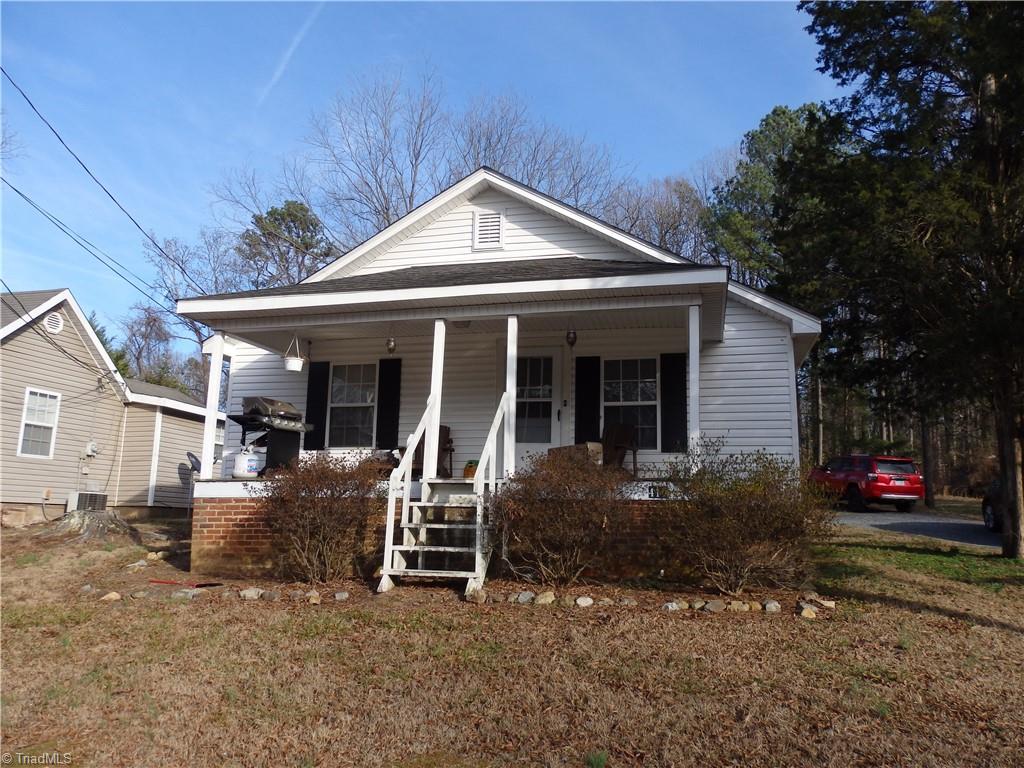 410 Spring Street Denton, NC 27239 - Photo 1 of 16 Front of home