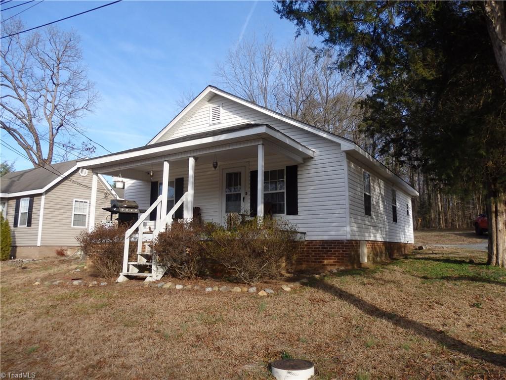 410 Spring Street Denton, NC 27239 - Photo 2 of 16 Front of home with covered porch