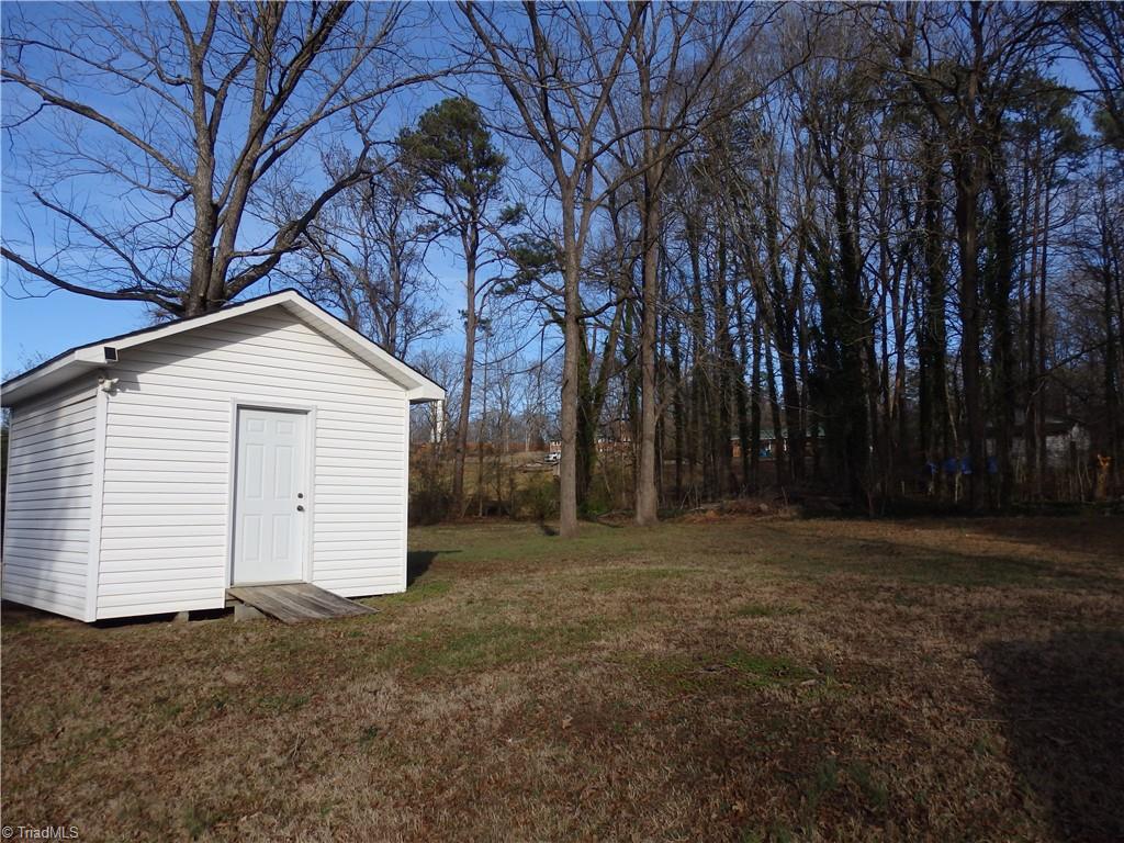 410 Spring Street Denton, NC 27239 - Photo 8 of 16 Storage building