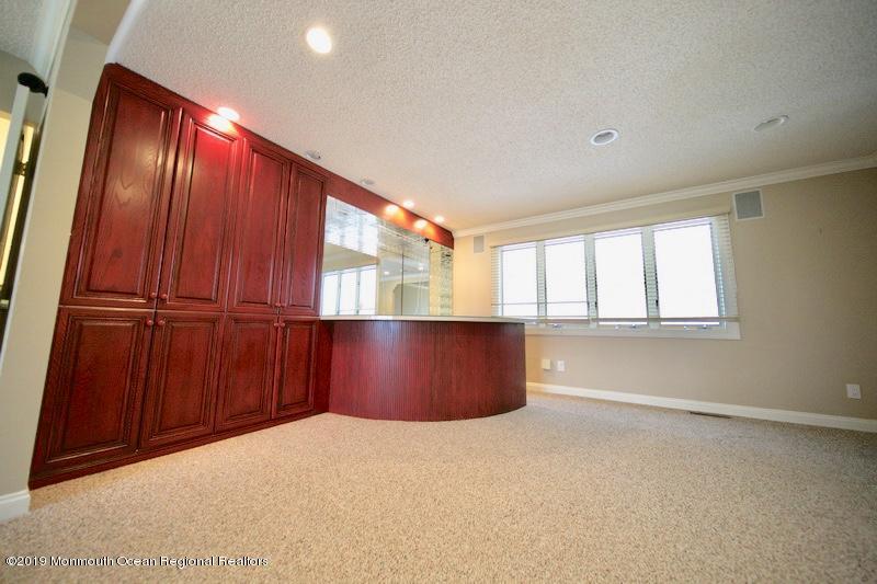 1 Woodstock Place Freehold, NJ 07728 - Photo 17 of 54 Bar Area