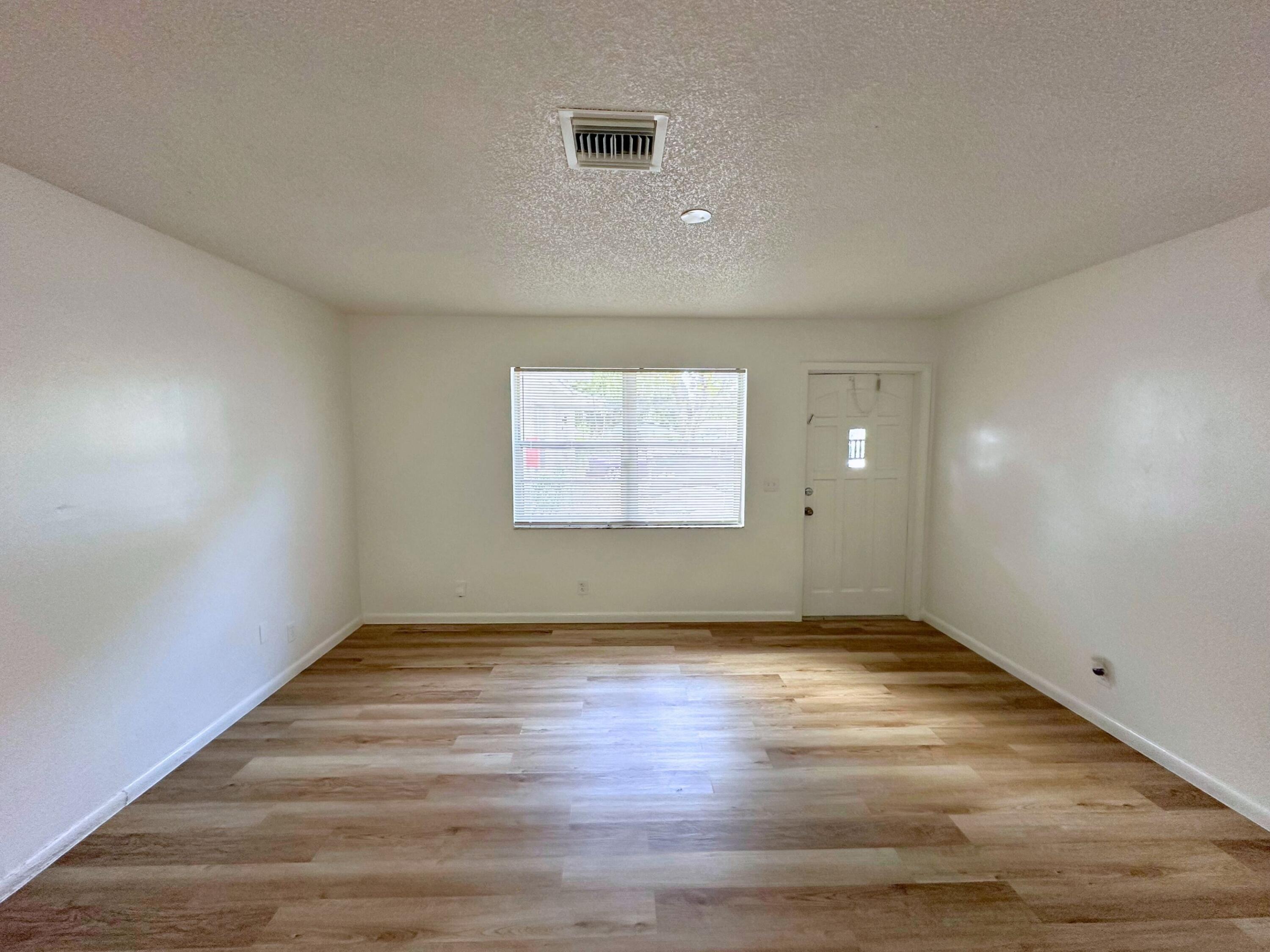 3662 Davis Road, Unit 3668 Palm Springs, FL 33461 - Photo 7 of 19 7 (13)