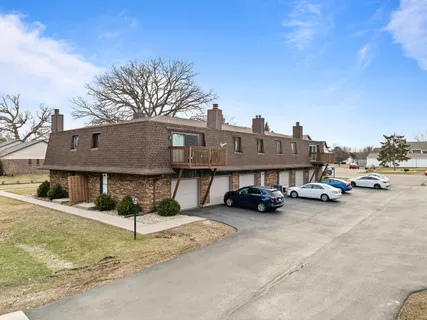 $200,000 | 620 Bowers Boulevard, Unit 4, Delavan, WI 53115