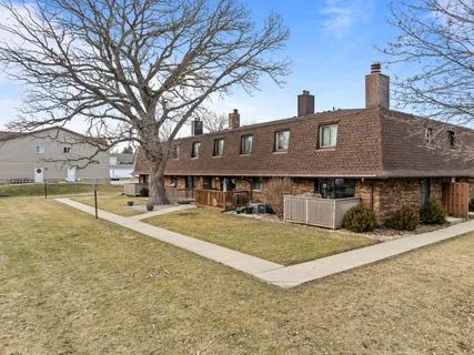 $200,000 | 620 Bowers Boulevard, Unit 4, Delavan, WI 53115