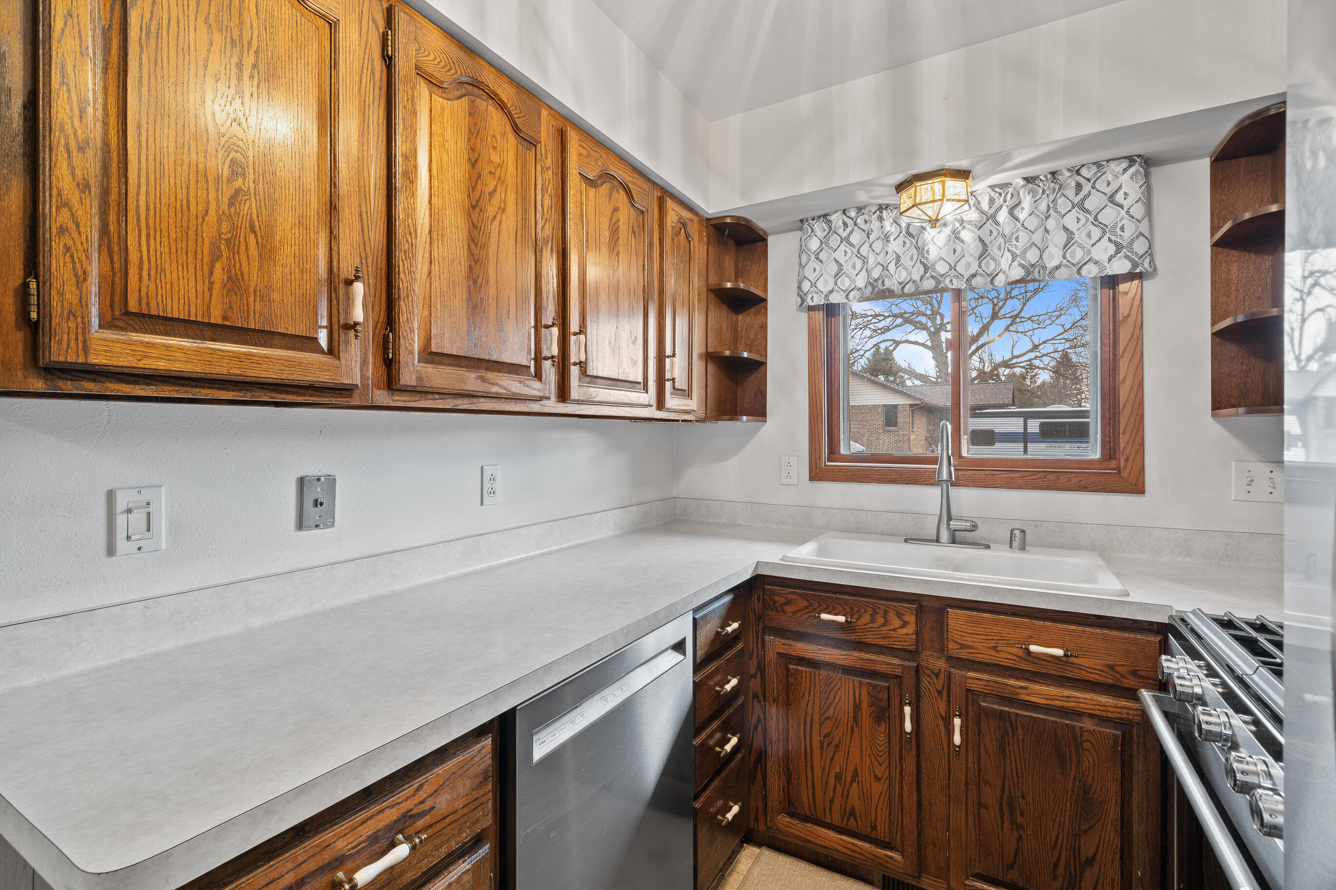 620 Bowers Boulevard, Unit 4 Delavan, WI 53115 - Photo 6 of 27 620 Bowers Blvd, Apt 4-24