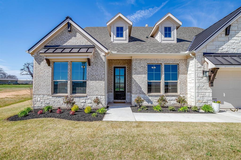 445 Guadalupe Lane Springtown, TX 76082 - Photo 3 of 40