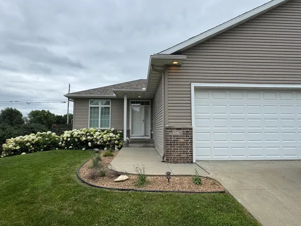 $520,000 | 3274 James Lane Northeast, Rochester, MN 55906