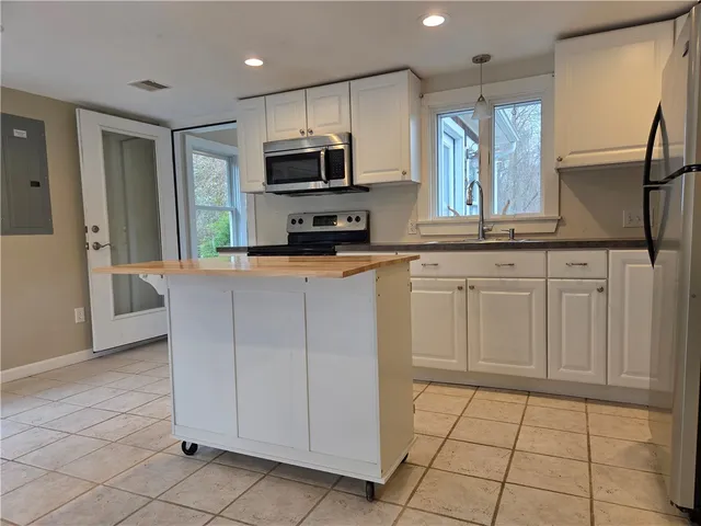 $2,800 | 78 Nautilus Street, Jamestown, RI 02835