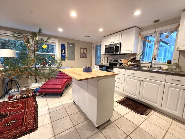 $3,000 | 78 Nautilus Street, Jamestown, RI 02835