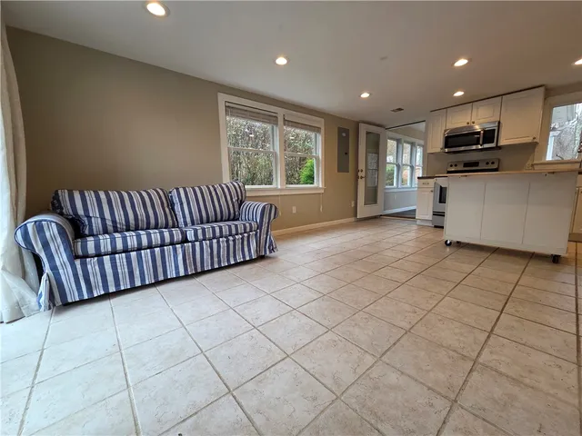 $2,800 | 78 Nautilus Street, Jamestown, RI 02835