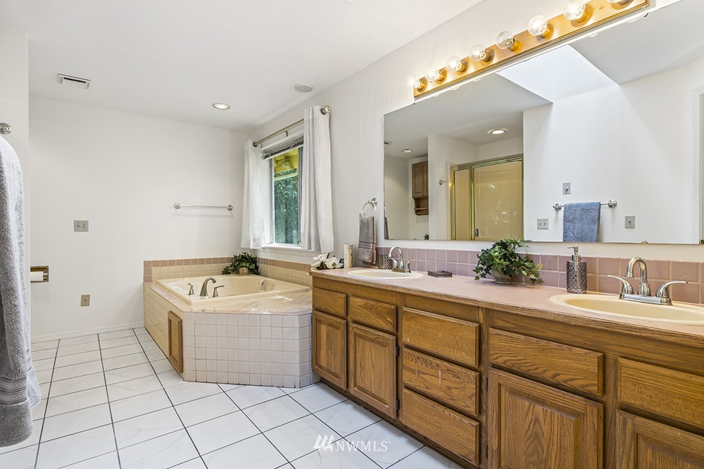 1279 Southwest Station Circle Road Port Orchard, WA 98367 - Photo 20 of 24 Gallery Image 20