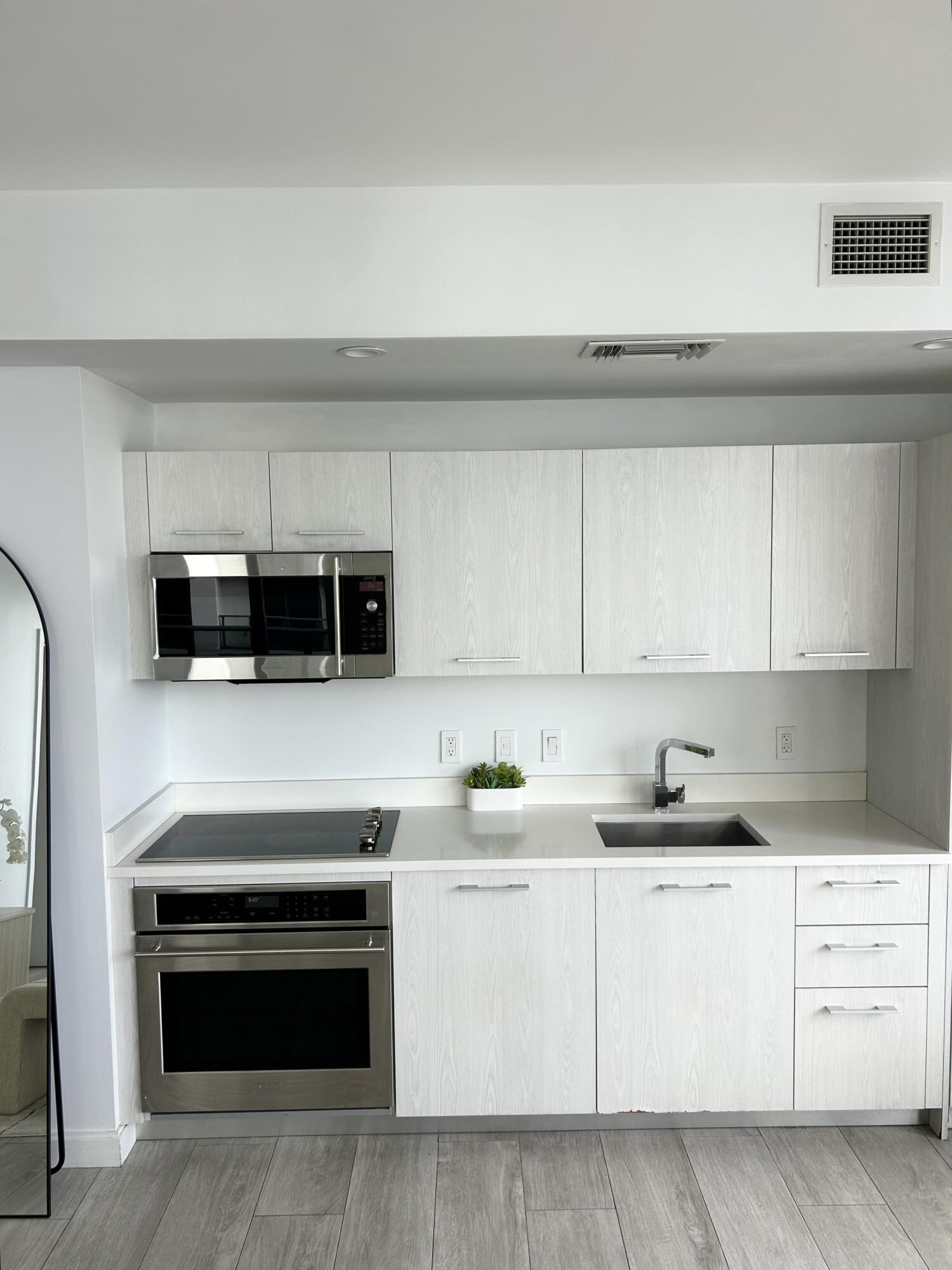 55 Southwest 9th Street, Unit 2508 Miami, FL 33130 - Photo 23 of 85 IMG_8139_Converted_202603010735303530