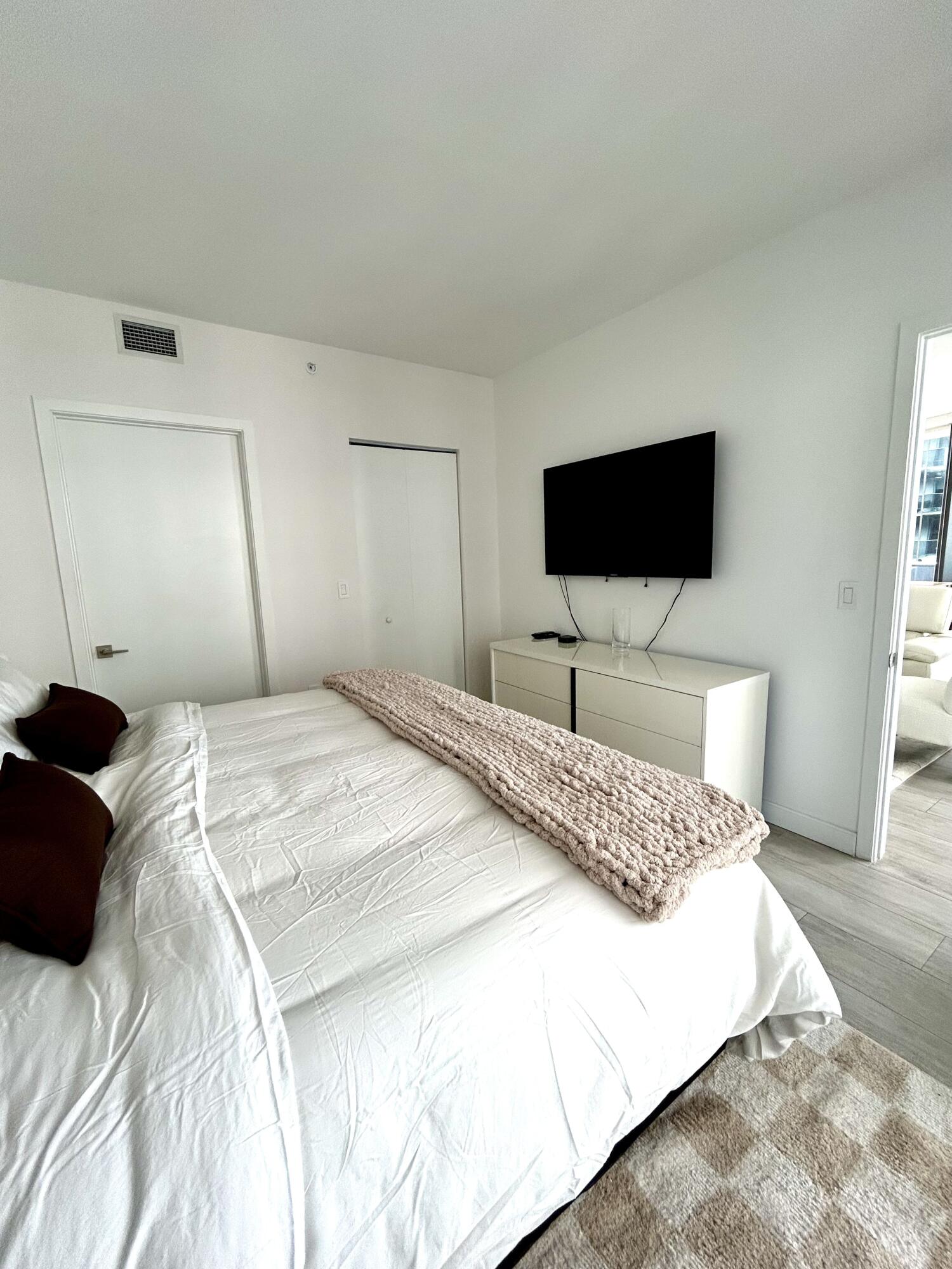 55 Southwest 9th Street, Unit 2508 Miami, FL 33130 - Photo 40 of 85 IMG_8104_Converted_202603010734583458