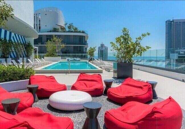 55 Southwest 9th Street, Unit 2508 Miami, FL 33130 - Photo 67 of 85 IMG_3911.JPG