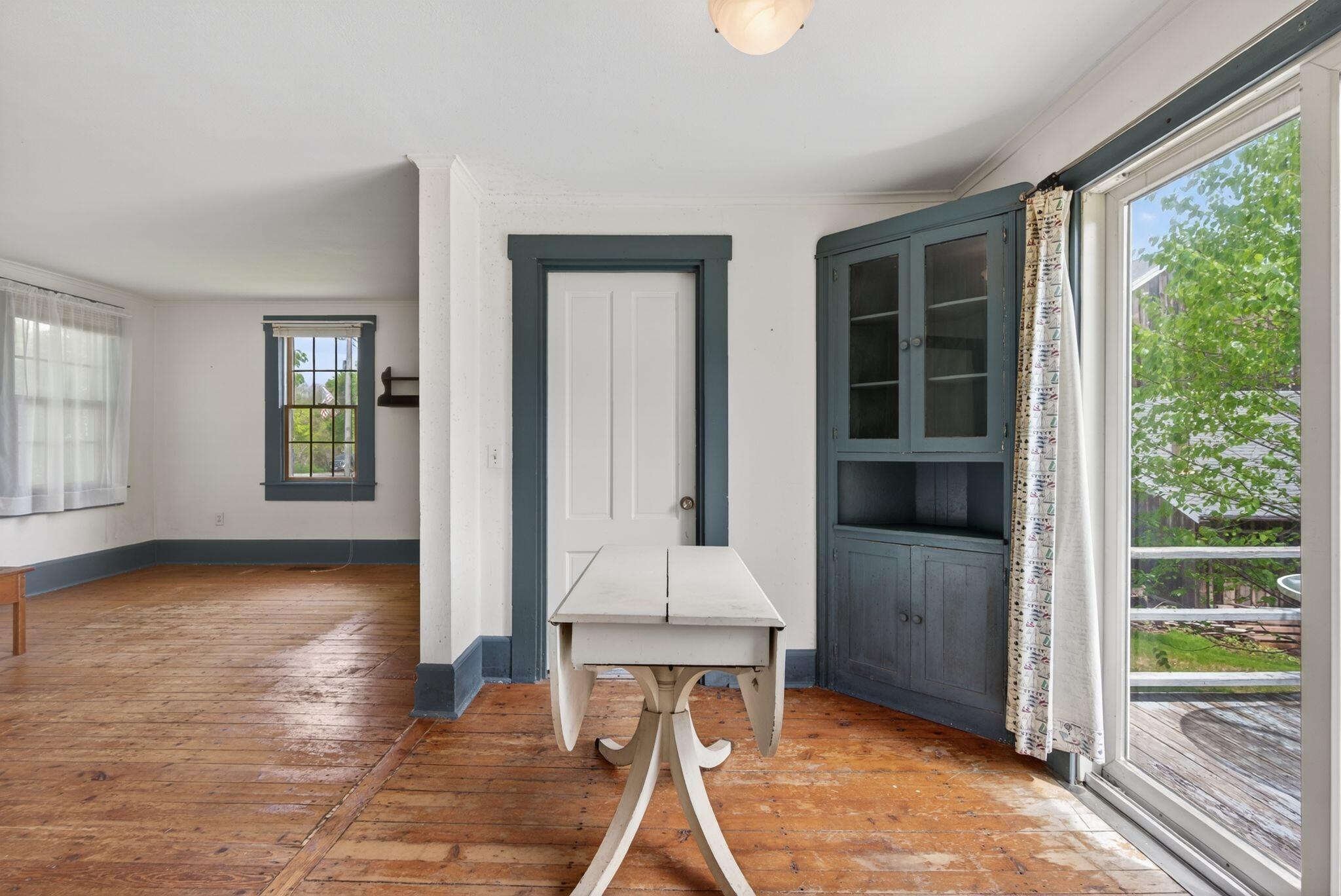 1807 Harpswell Islands Road Harpswell, ME 04066 - Photo 5 of 28 Dining