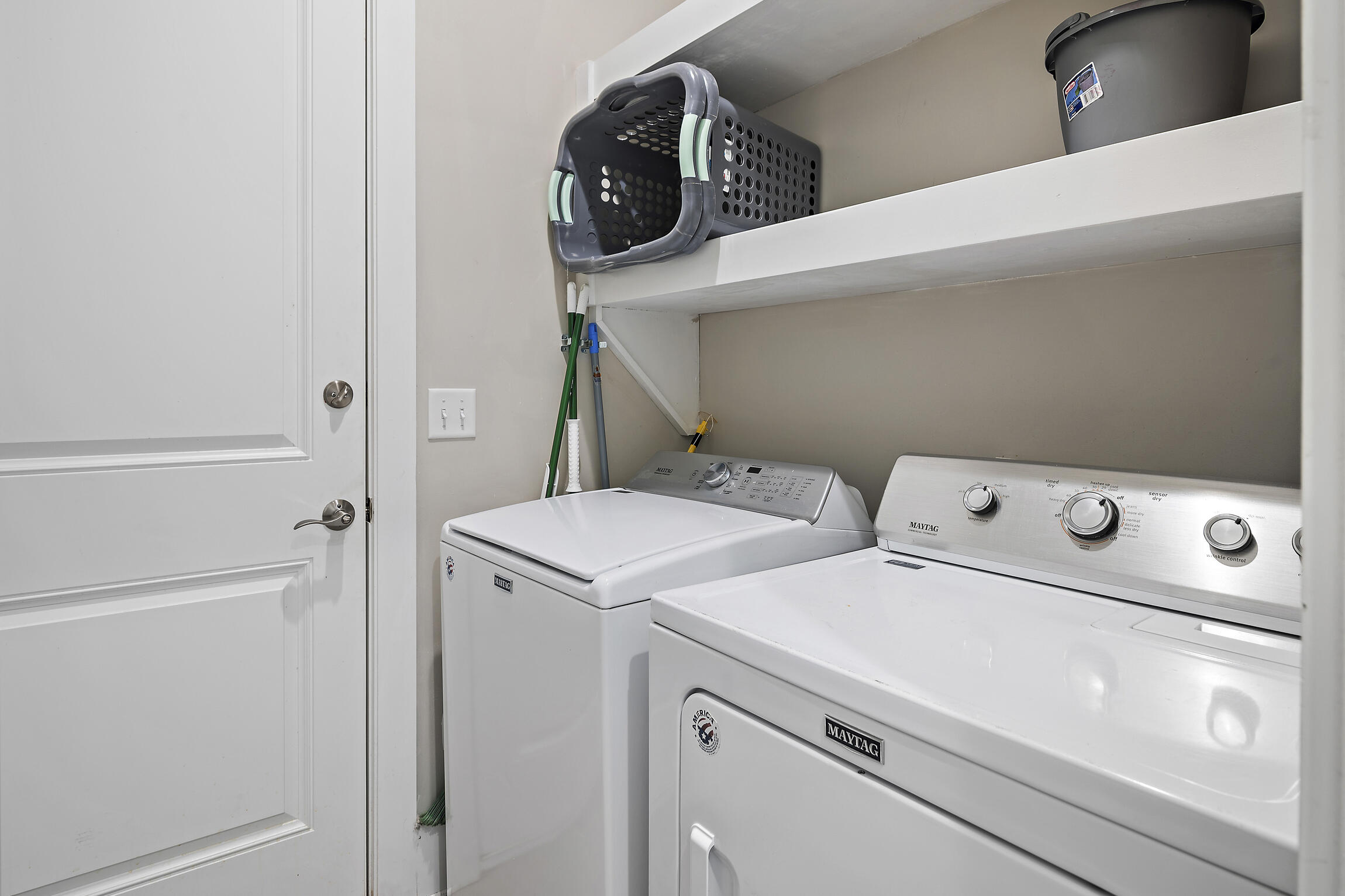459 Dolphin Drive Santa Rosa Beach, FL 32459 - Photo 18 of 31 a utility room with dryer and washer