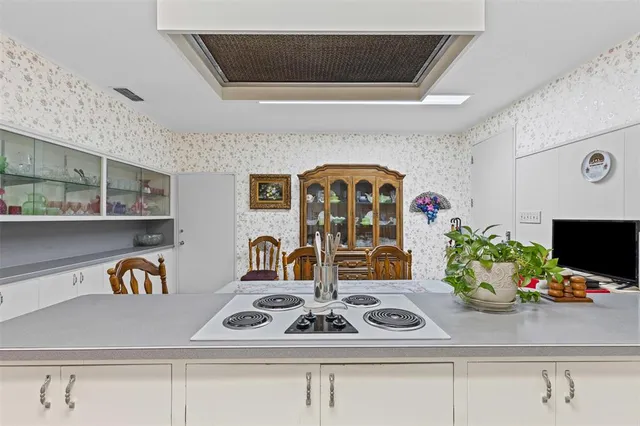 $515,000 | 1204 West Westhill Drive, Cleburne, TX 76033