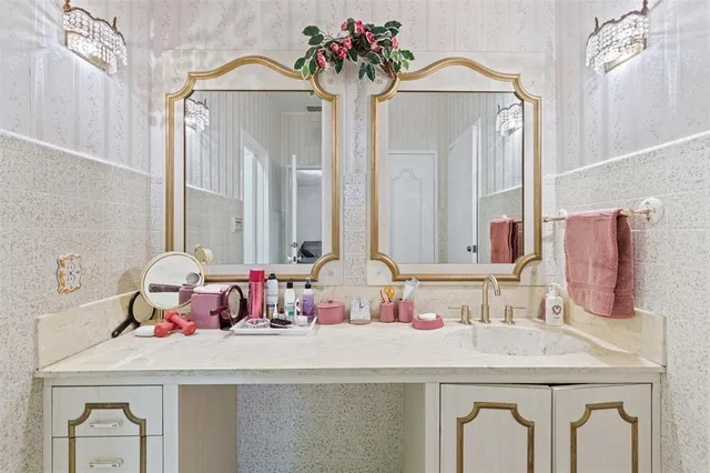 $515,000 | 1204 West Westhill Drive, Cleburne, TX 76033