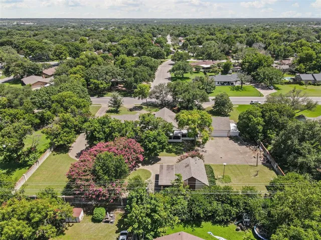 $515,000 | 1204 West Westhill Drive, Cleburne, TX 76033