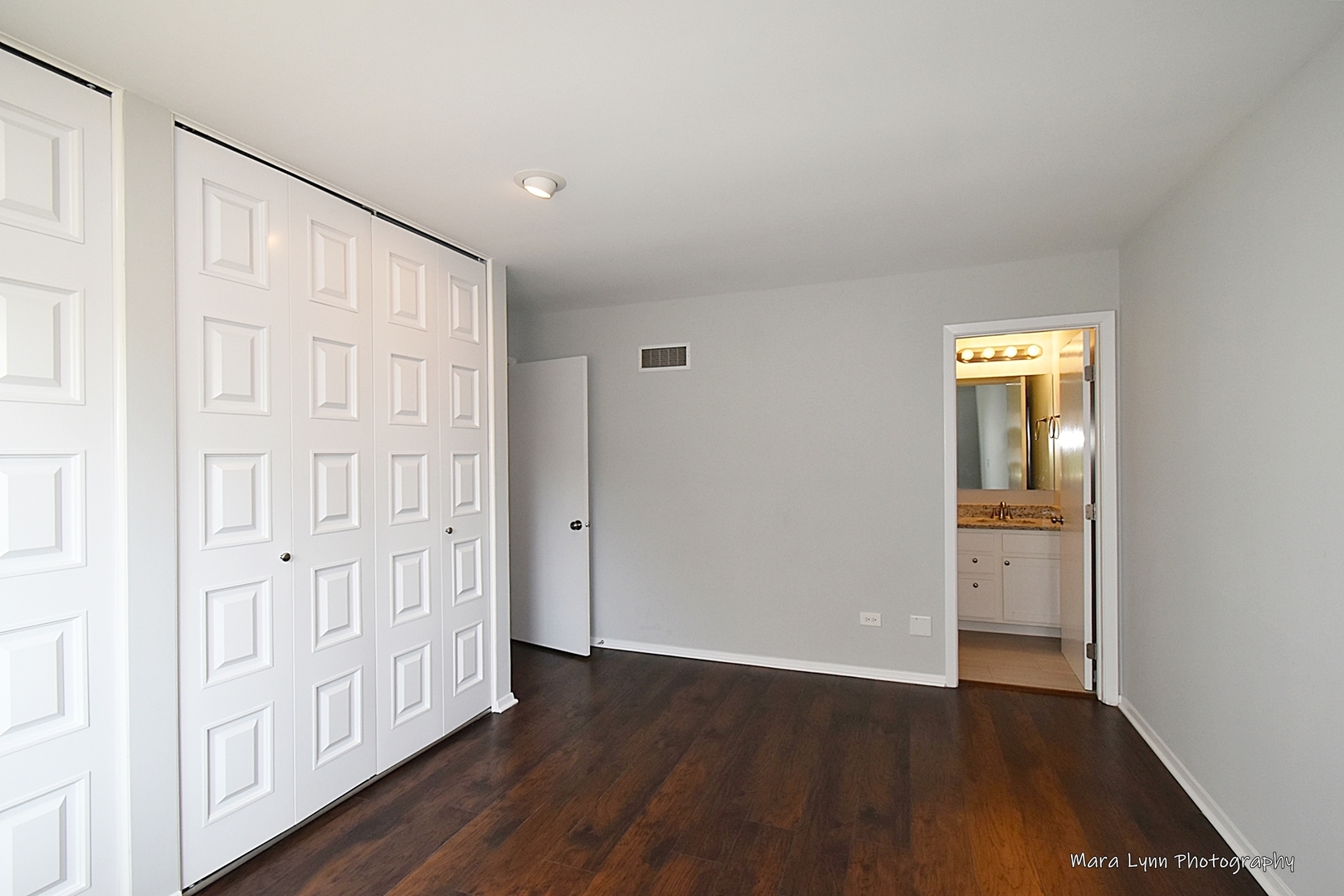 313 South Hawthorne Street Elgin, IL 60123 - Photo 16 of 22 a view of an entryway with wooden floor
