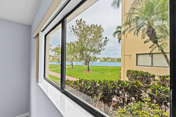 $2,000 | 5310 Las Verdes Circle, Unit 106, Delray Beach, FL 33484