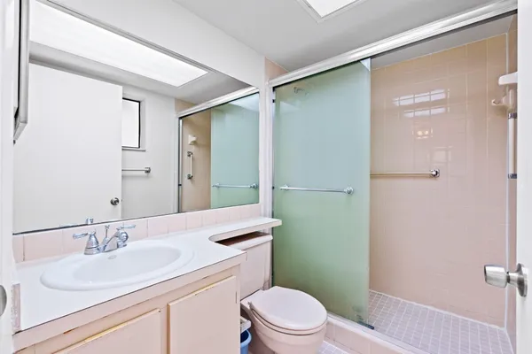 $2,000 | 5310 Las Verdes Circle, Unit 106, Delray Beach, FL 33484