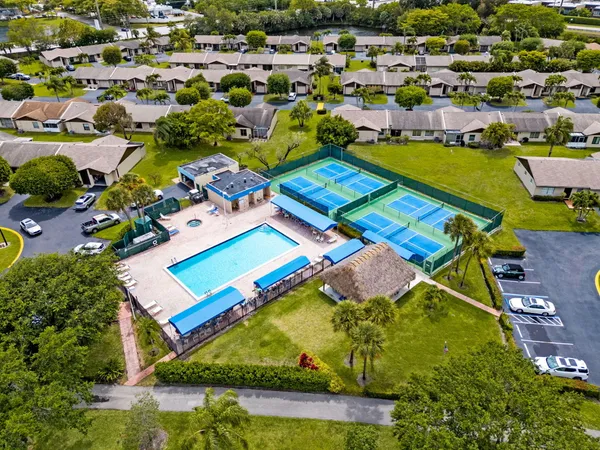 $2,000 | 5310 Las Verdes Circle, Unit 106, Delray Beach, FL 33484