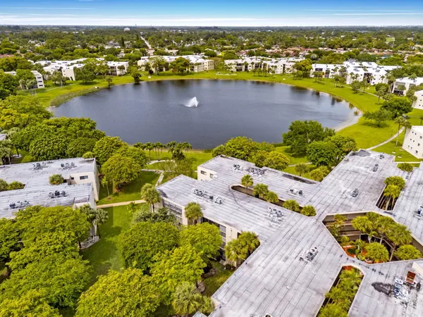 $2,000 | 5310 Las Verdes Circle, Unit 106, Delray Beach, FL 33484