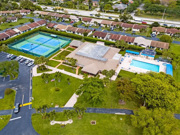 $2,000 | 5310 Las Verdes Circle, Unit 106, Delray Beach, FL 33484