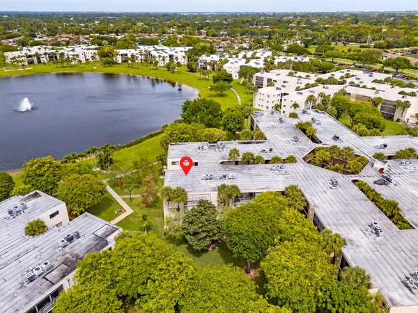 $2,000 | 5310 Las Verdes Circle, Unit 106, Delray Beach, FL 33484