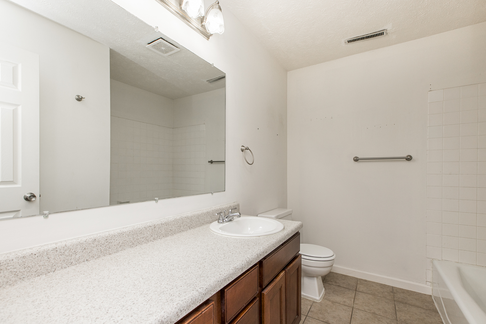 10 Willedrob Road, Unit 24 Bloomington, IL 61701 - Photo 10 of 11 Gallery Image 10