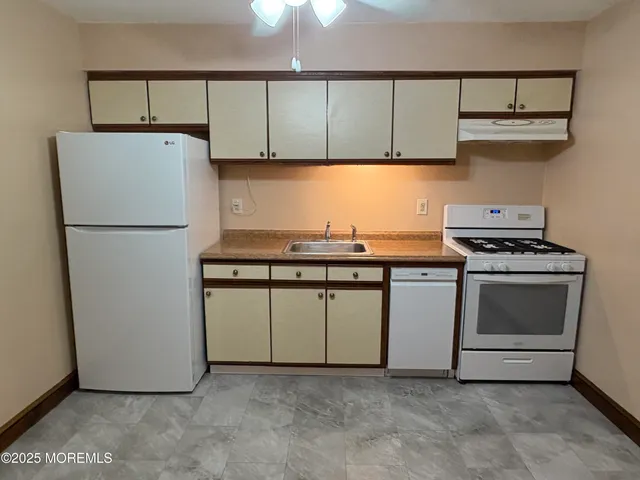 $2,270 | 910 Judy Court, Brick, NJ 08724