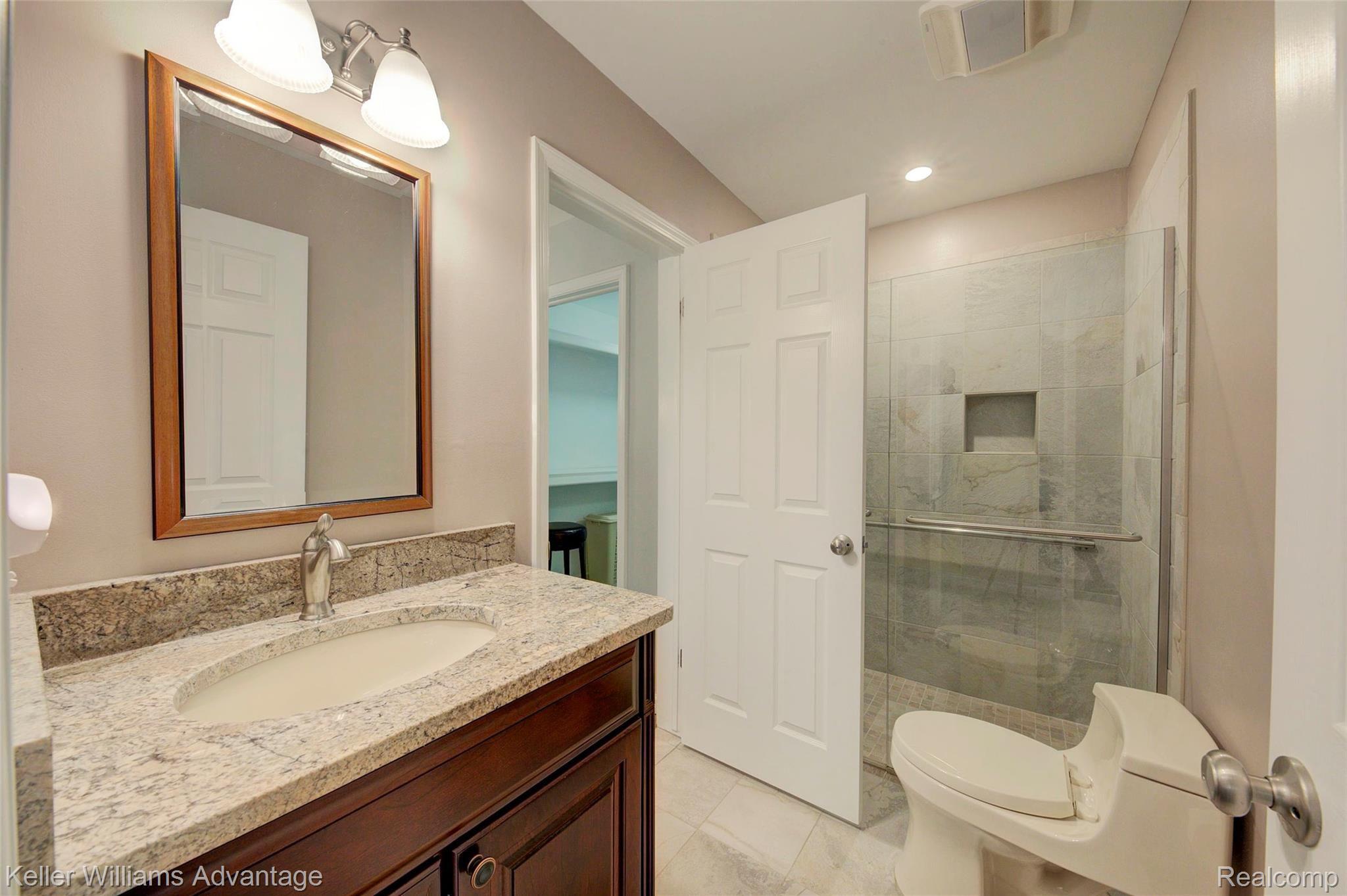 1274 Windmill Court, Unit 260 Rochester, MI 48306 - Photo 23 of 33 1274 23.jpg